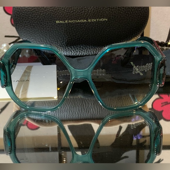 Balenciaga Edition Oversized ?EUC!retail $450.00/ Teal green sixagon shape❤️ main image 5